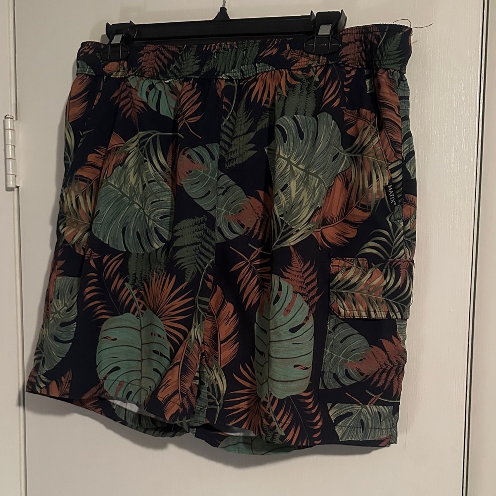 Matix Men's Cargo Shorts with Leaf Print